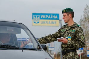 В Госпогранслужбе рассказали, кого из иностранцев в виде исключения будут пускать в Крым и на Донбасс