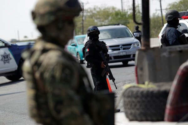 Неизвестные убили шесть полицейских в Мексике