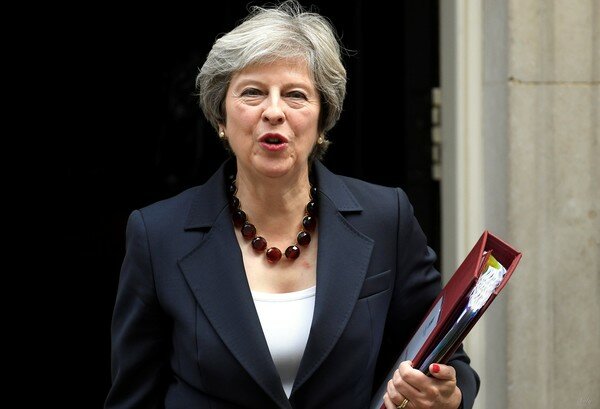 Тереза Мэй заявила, что Великобритания будет добиваться ужесточения санкций против РФ
