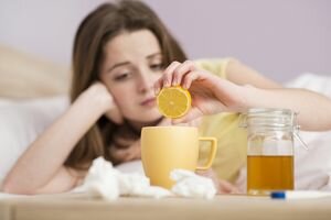 Ингаляции картошкой, чай с малиной и горячие банки: 10 мифов и заблуждений о лечении гриппа