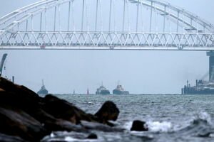 В ФСБ РФ заявили, что украинские суда могли готовить провокацию в отношении Крымского моста
