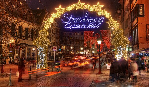 В Страсбурге устроили стрельбу посреди рождественской ярмарки, есть жертвы (видео)