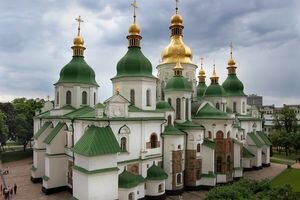 Изменение движения, усиление охраны и ограничение входа в "Софию Киевскую": как Киев готовится к Собору