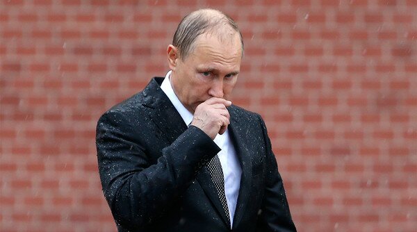 "Как из него бы выйти": Шнуров в стихе высмеял предложение Путину сходить в цирк