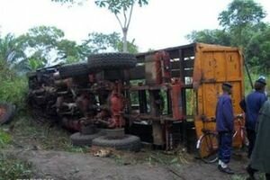 Жуткое ДТП в Конго: столкнулись автобус и грузовик, погибли 50 человек