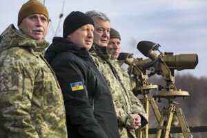 Советник Порошенко анонсировал большое совещание по итогам военного положения