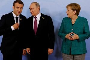 Меркель и Макрон потребовали от Путина открыть Керченский пролив и отпустить украинских моряков