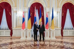 Порошенко рассчитывает на "более активную роль" ОБСЕ на Донбассе, в Крыму и Азовском море