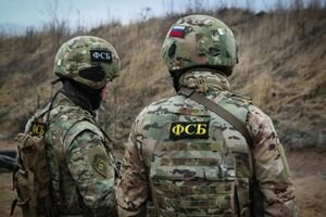 Российские силовики нагрянули с обысками в дома троих крымских татар