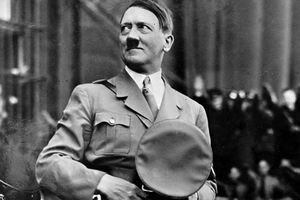 Три картины Гитлера продадут на аукционе в Берлине 