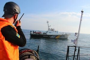 Группу российских моряков не пустили в Украину из-за незаконных поездок в Крым