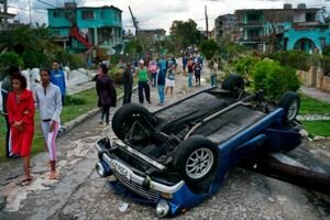 Разрушительный торнадо на Кубе забрал жизни четырех человек (видео)