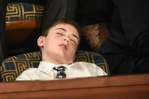 Маленький однофамилец Трампа не выдержал его речи в Конгрессе и уснул