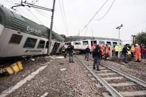 В Испании полсотни человек пострадали из-за столкновения двух поездов