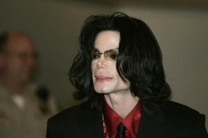 Останки Майкла Джексона требуют достать из могилы из-за секс-скандала