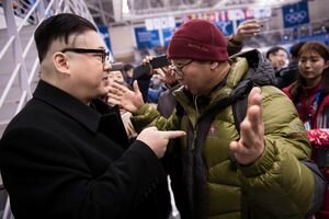 Обещает неожиданность: двойник Ким Чен Ына прибыл в город перед саммитом КНДР-США