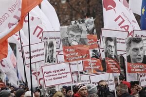 В России тысячи людей вышли на марш памяти Бориса Немцова. Фото