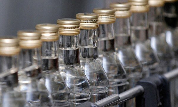 В Нидерландах изъяли 90000 бутылок российской водки: названа причина