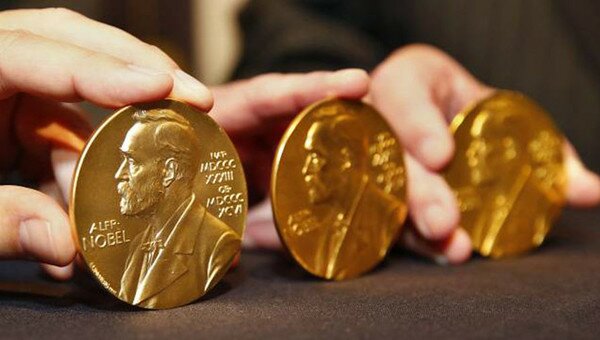 Шведская академия вручит сразу две Нобелевские премии по литературе в 2019 году