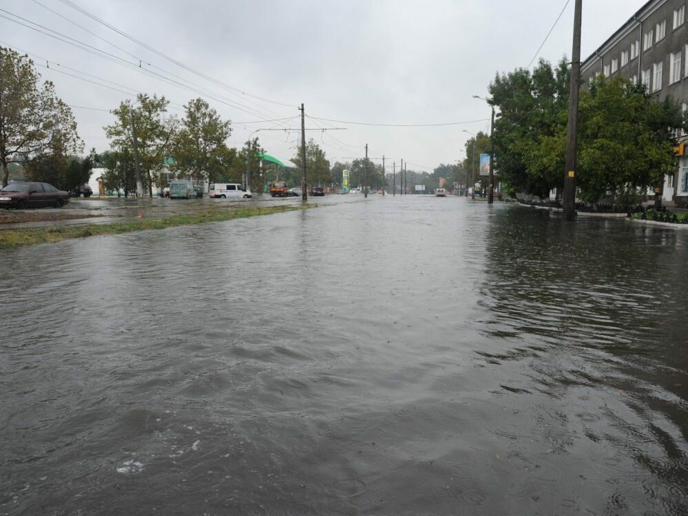 Непогода в Одессе: улицы города снова оказались под водой