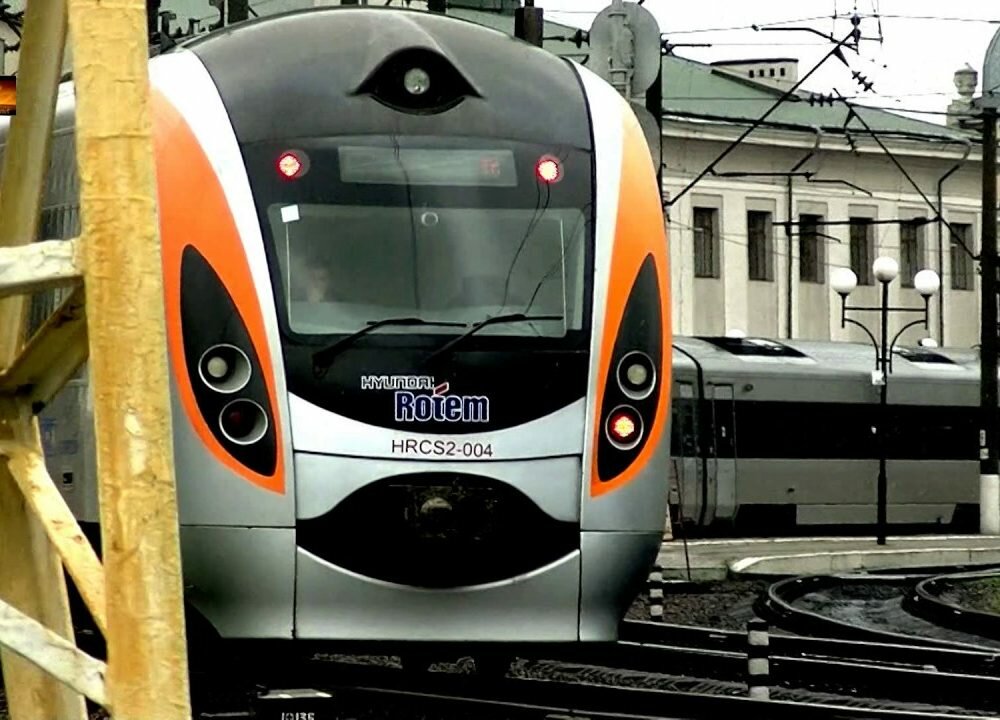 Скоростные поезда «Интерсити+» Киев-Перемышль изменили маршрут