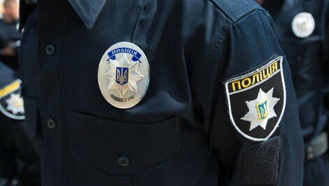 В Харьковской области мужчина обстрелял полицейский автомобиль и застрелился